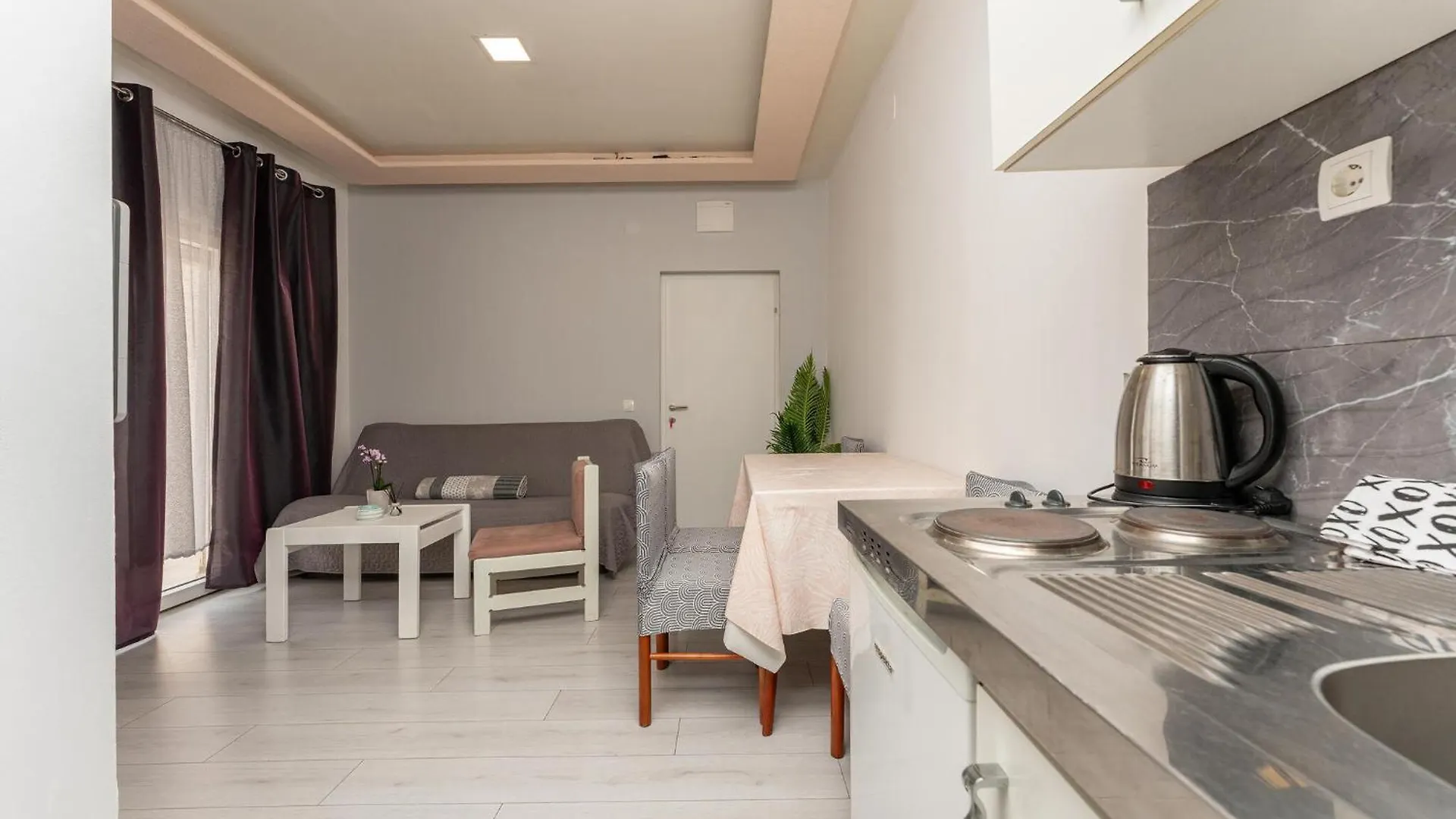 1 Bedroom Stunning Apartment In 비오그라드나모루